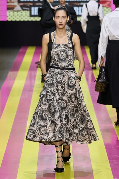 Look 37